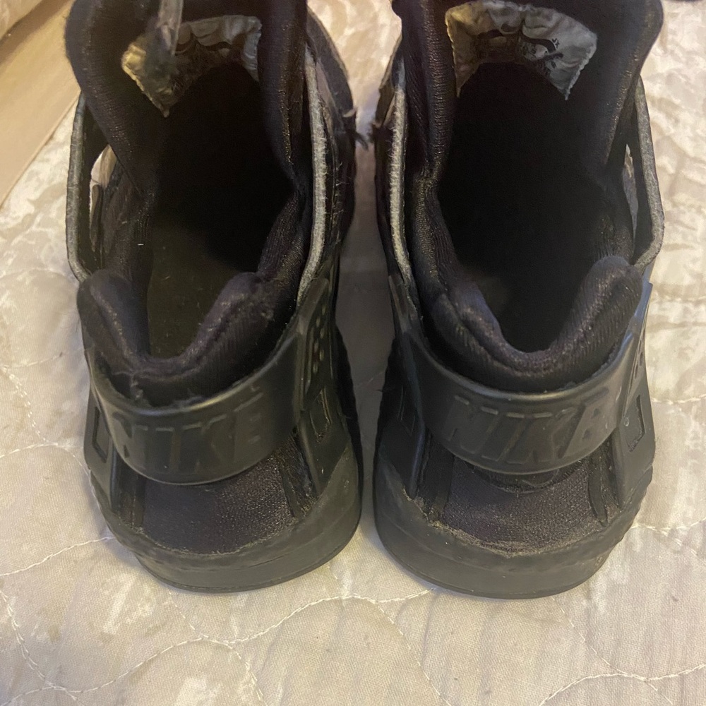 Nike Huarache Sneakers - Picture 4 of 6